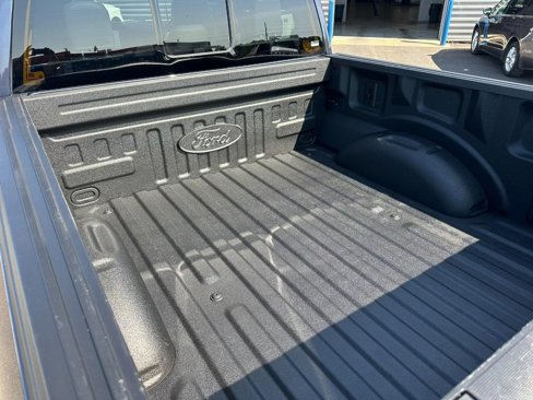 Used 2021 Ford F150 Lariat w/ Max Trailer Tow Package image 16