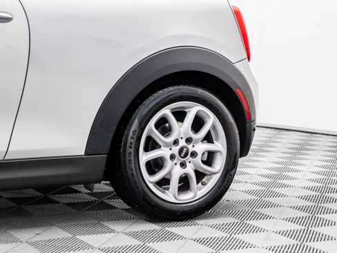 Used 2019 MINI Cooper 2-Door Hardtop w/ Signature Upholstery Package image 34