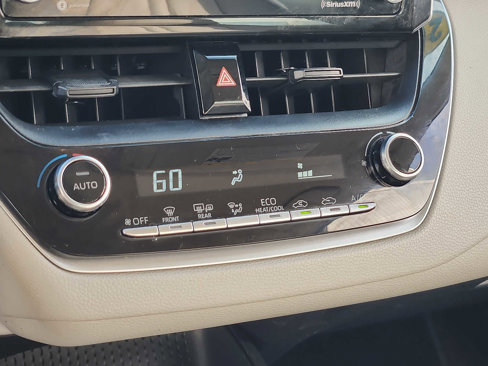 Used 2021 Toyota Corolla LE image 15