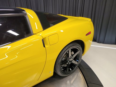 Used 2007 Chevrolet Corvette Coupe w/ Preferred Equipment Group image 48