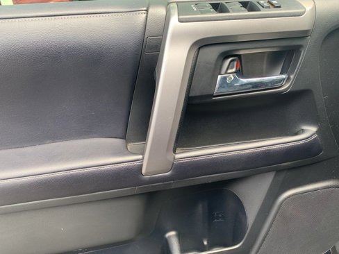 Used 2018 Toyota 4Runner SR5 Premium image 13