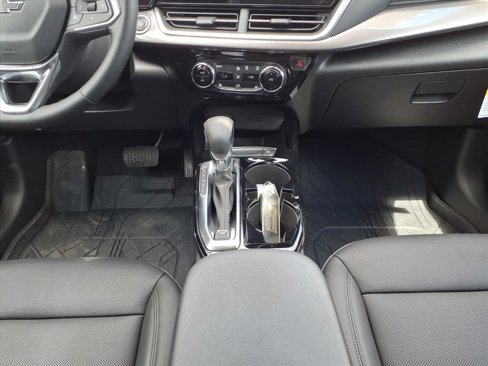 Used 2025 Chevrolet Trax ACTIV w/ Driver Confidence Package image 18