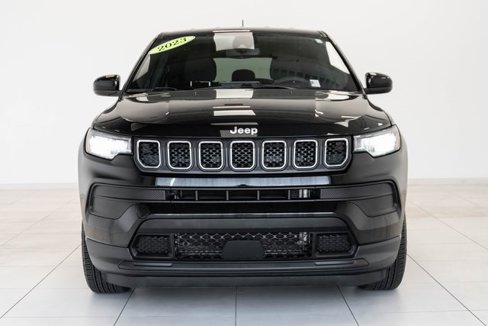 Used 2023 Jeep Compass Sport image 6