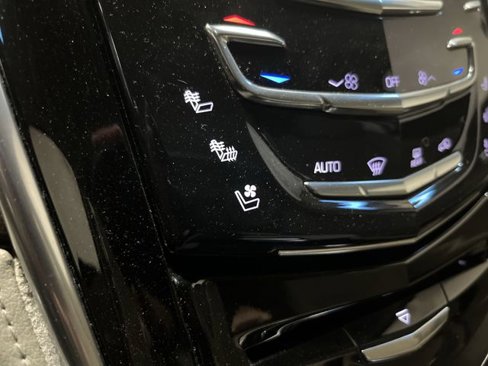 Used 2018 Cadillac Escalade ESV Premium Luxury image 8