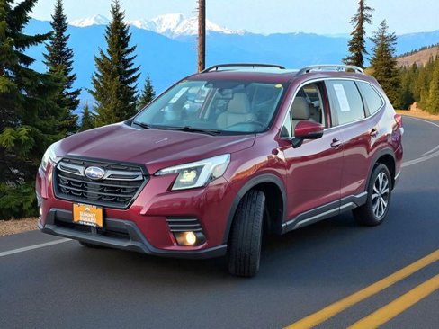 Used 2022 Subaru Forester Limited image 3