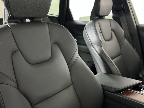 Certified 2023 Volvo XC60 B5 Plus w/ Climate Package image 27