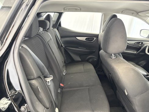 Used 2021 Nissan Rogue Sport S image 13