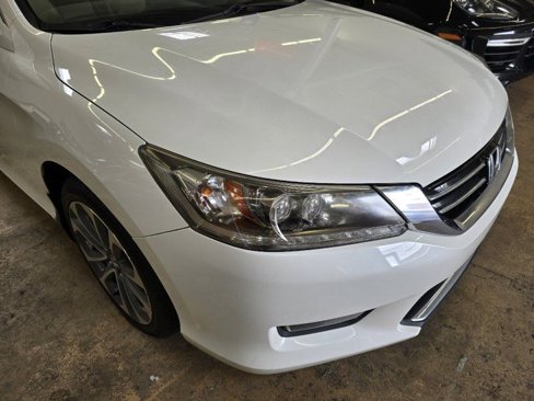 Used 2014 Honda Accord Touring image 29