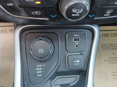 Used 2021 Jeep Compass Latitude w/ Sun and Sound Group image 13