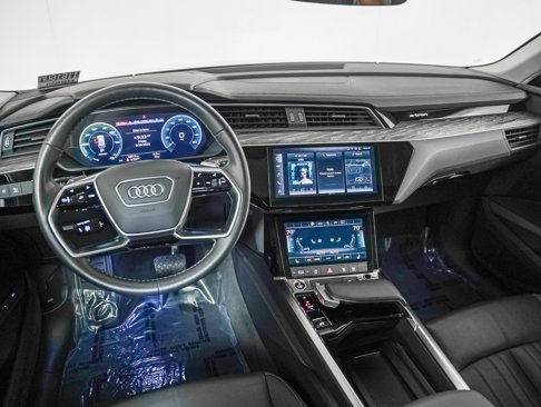 Used 2023 Audi e-tron Premium w/ Convenience Plus Package image 17