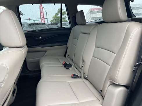 Used 2016 Honda Pilot Touring image 25