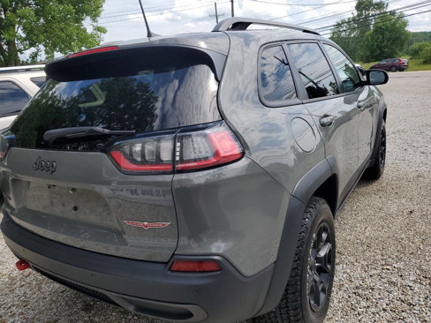 Used 2019 Jeep Cherokee Trailhawk w/ Cold Weather Group image 6
