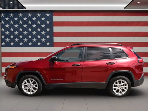 Used 2016 Jeep Cherokee Sport image 3