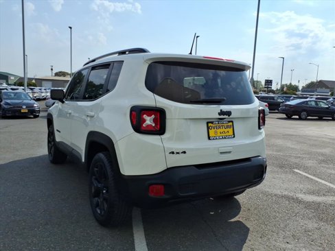 Used 2023 Jeep Renegade Altitude image 2