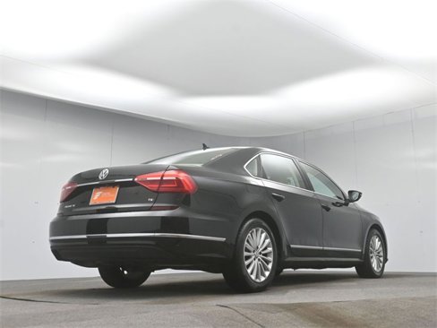 Used 2016 Volkswagen Passat 1.8T SE image 36