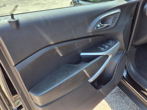 New 2025 Chevrolet Trax RS w/ Sunroof Package image 4