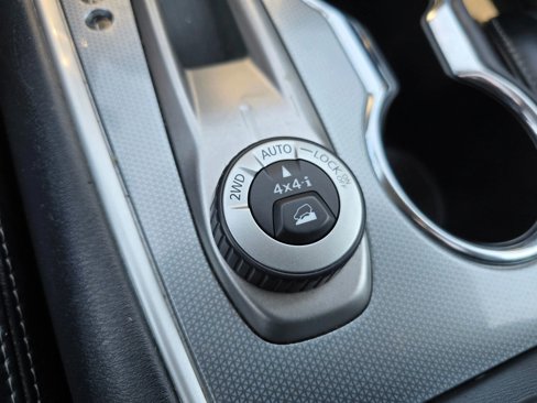 Used 2017 Nissan Pathfinder SL image 35