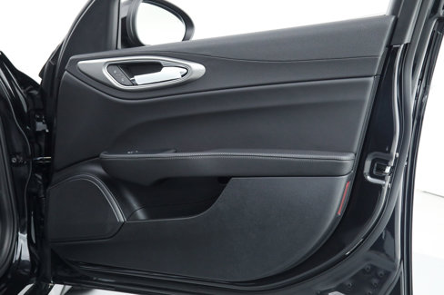 New 2025 Alfa Romeo Giulia w/ Driving Assist Package image 13