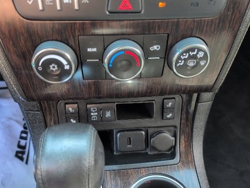 Used 2015 Chevrolet Traverse LT w/ Style and Technology Package image 26