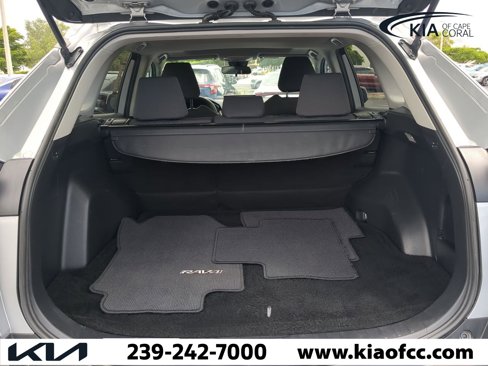 Used 2019 Toyota RAV4 XLE image 11
