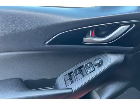 Used 2015 MAZDA MAZDA3 i Touring image 12