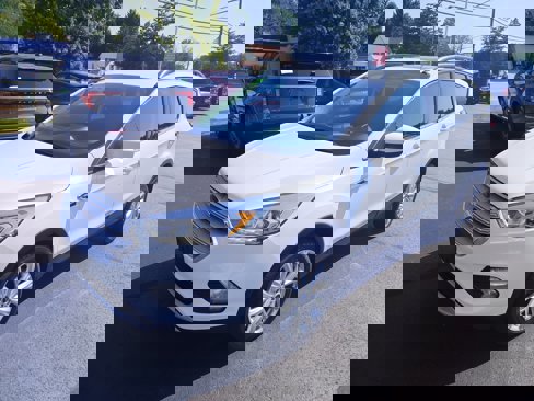 Used 2019 Ford Escape SEL image 2