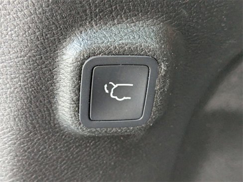 Used 2023 Jeep Cherokee Altitude Lux image 34