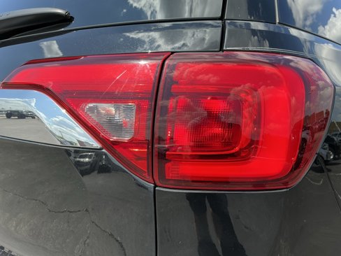 Used 2017 GMC Acadia SLE image 17
