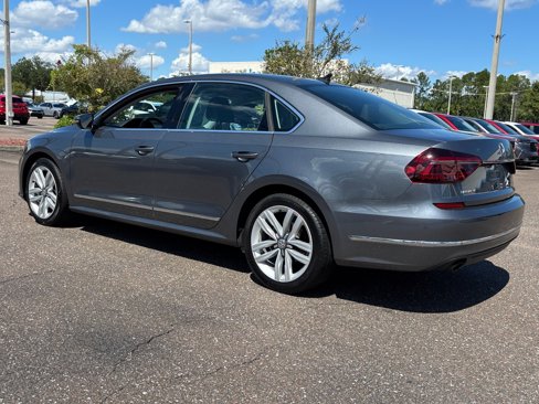 Used 2017 Volkswagen Passat 1.8T SE image 3