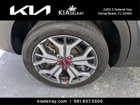 Certified 2023 Kia Seltos SX w/ SX Sunroof Package image 17