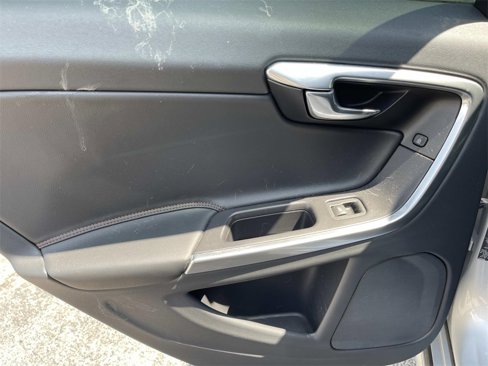 Used 2015 Volvo V60 T5 Cross Country Platinum w/ Protection Package image 17