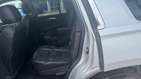 Used 2017 Cadillac Escalade Luxury image 10