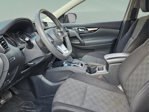 Used 2020 Nissan Rogue Sport SV image 16