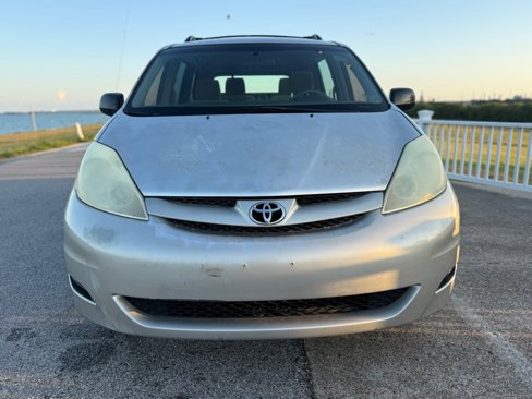 Used 2006 Toyota Sienna CE image 2