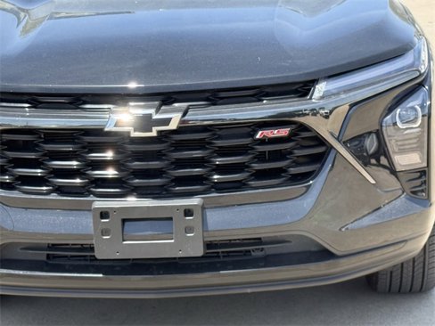 Used 2024 Chevrolet Trax RS w/ Sunroof Package image 7