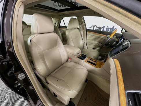 Used 2013 Chrysler 300 C image 27
