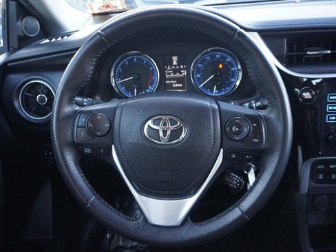 Used 2018 Toyota Corolla L image 35