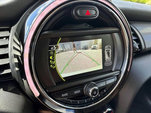 Used 2018 MINI Cooper 4-Door Hardtop image 20