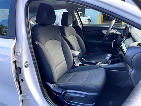 Used 2023 Kia Forte LXS image 7