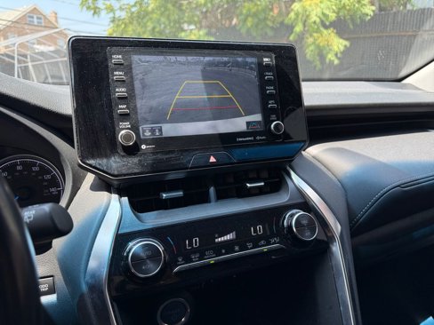 Certified 2022 Toyota Venza LE image 31