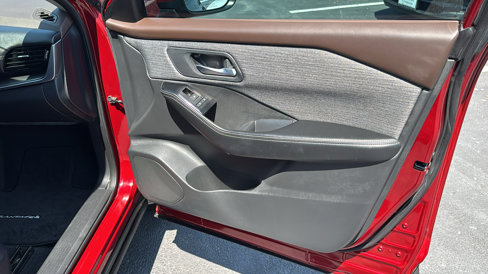 Used 2023 Nissan Rogue SV image 35