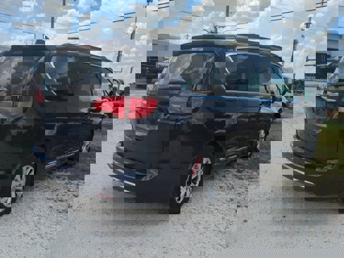 Used 2017 Chrysler Pacifica Touring-L image 5