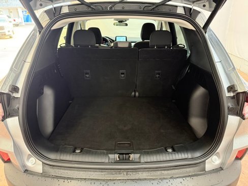 Used 2021 Ford Escape SE w/ SE Sport Appearance Package image 18