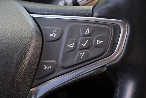 Used 2018 Chevrolet Equinox Premier image 21