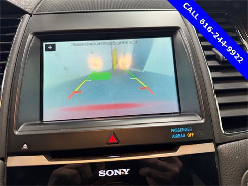 Used 2018 Ford Taurus Limited image 9