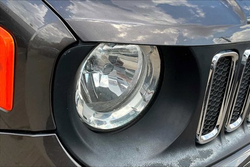 Used 2018 Jeep Renegade Latitude image 25