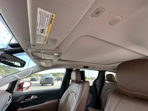 Used 2019 Chrysler Pacifica Limited w/ Tire & Wheel Group image 35