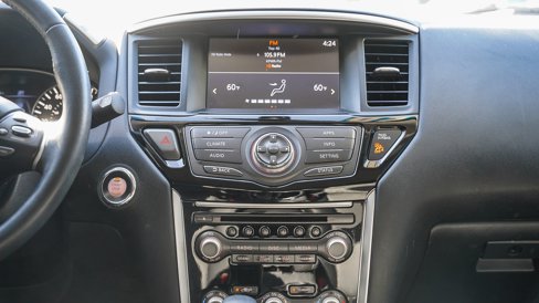 Used 2020 Nissan Pathfinder SV image 13