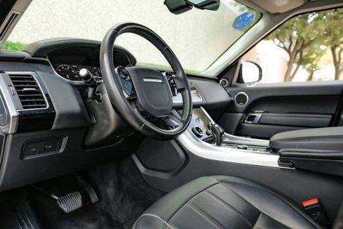 Used 2018 Land Rover Range Rover Sport HSE image 3