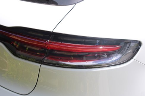 Certified 2024 Porsche Macan image 12
